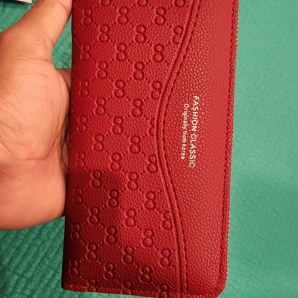 Wrist wallet for women